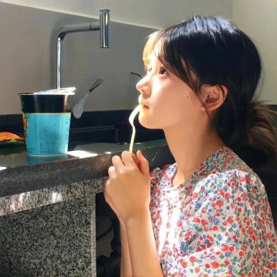 我捡起了一地属性海报